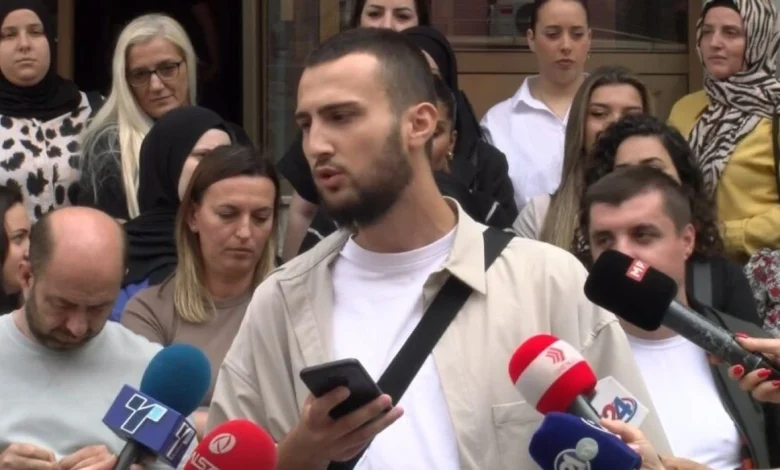Punonjësit e Klinikës për Sëmundje të Fëmijëve protestojnë para Ministrisë së Shëndetësisë në RMV