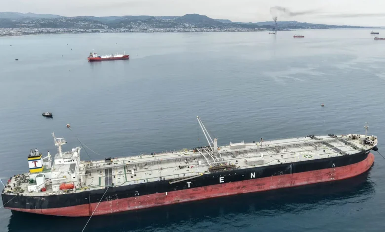 Tregjet qetësohen pas marrëveshjes SHBA Iran  nafta stabilizohet nën 80 dollarë për fuçi