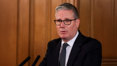 Photo of Britania ndalon rrjetet sociale për nën 16-vjeçarët, Starmer: Masa për sigurinë e fëmijëve