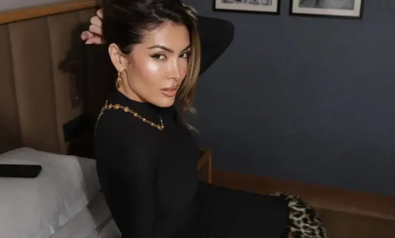Nora Istrefi e nis ditën plot energji dhe stil para pasqyrës