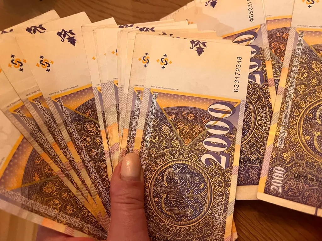 139 mijë denarë zhduken nga llogaria bankare e një 60 vjeçari nga Tetova