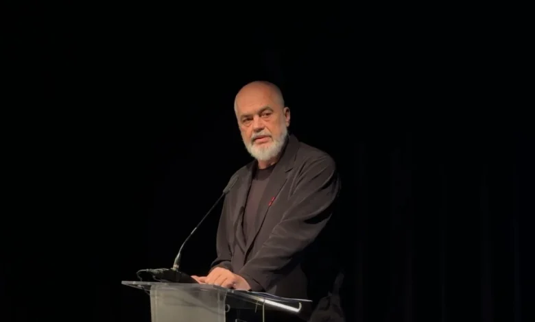  Protesta  luftë mes Shqipërisë në BE dhe korbave e sorrave   Rama  Lëpijnë e helmojnë çdo qytetar të ndershëm që një hall i sinqertë i shtyu drejt bulevardit