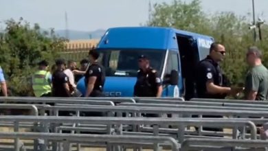 Photo of Pas përmbylljes së “Vidovdanit” në Gazimestan, policia ndalon disa serbë për këngë nacionaliste