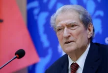 Photo of Vjen reagimi i parë i Sali Berishës pasi ShBA ia hoqi “non gratën”