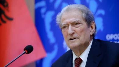 Photo of “Unë erdha, u krye”, Berisha konfirmon heqjen e “non gratës” nga SHBA