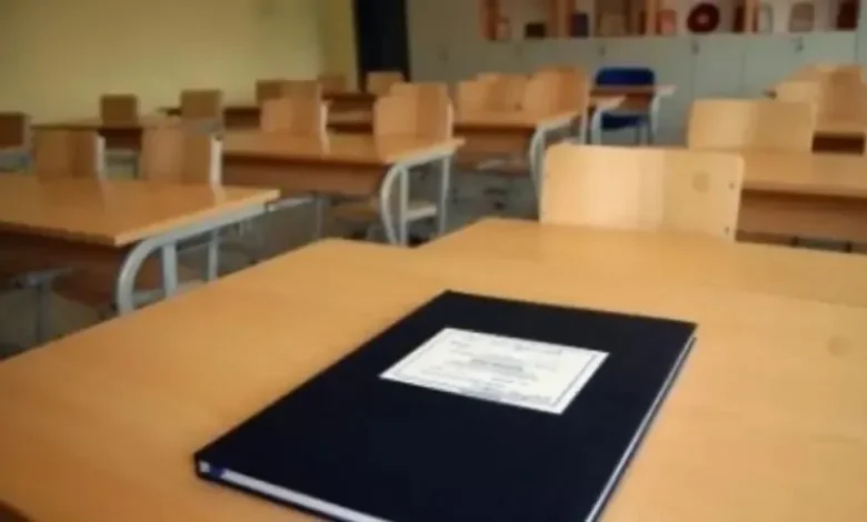 Mbi 15 mijë nxënës të regjistruar në shkollat e mesme  më shumë se 9 mijë vende mbeten të lira përcjell Zhurnal mk  