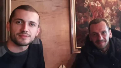 Photo of Azemi i LVV-së në protestë, Balla: Është mik i Mujecit, janë kundër Edi Ramës se i arrestuam me 11 mijë doza drogë