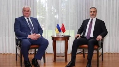 Photo of Shefat e diplomacisë së Turqisë dhe Ukrainës diskutojnë luftën dhe sigurinë në Detin e Zi