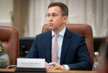 Photo of Nga biznesi privat te drejtimi i kompanive shtetërore: Kush është kryeministri i ri i Ukrainës?
