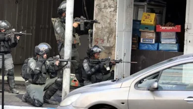 Photo of Forcat izraelite pengojnë faljen e namazit të sabahut dhe hedhin gaz lotsjellës në perëndim të Betlehemit