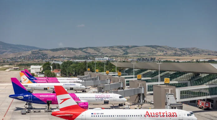 Dy aeroportet e Maqedonisë së Veriut shërbyen gati 2 milionë pasagjerë në gjashtë muajt e parë të vitit