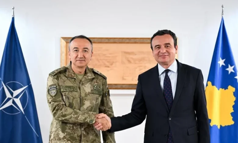 Kurti pret komandantin e KFOR it  diskutuan sigurinë në Kosovë dhe bashkëpunimin me NATO n
