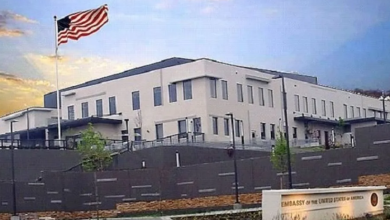 Photo of Ambasada e SHBA-së në RMV njofton se nga 15 korriku pagesat do të bëhen ekskluzivisht online