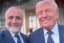 Photo of Shqiptari që këshillon Erdoganin pozon krah Trumpit në Ankara
