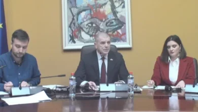 Photo of Ndërpritet seanca e Komisionit parlamentar për mbrojtje dhe siguri