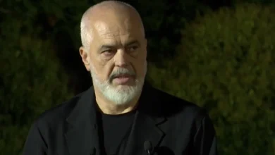 Photo of “Jeni shërbëtorë të Atdheut”/ Ceremonia e diplomimit në Akademinë e Forcave të Armatosura, Rama: Kemi forcat më të mirëpaguara të rajonit, nuk do të ndalemi së rrituri pagat
