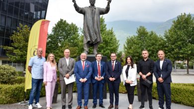 Photo of Universiteti i Tetovës partner programor në projektin ndërkombëtar “America Inspires Freedom: The Kosovo Story”