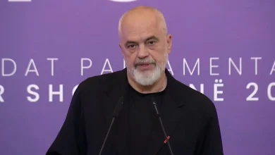 Photo of “Nuk janë mosmirënjohës, por matës i ri i standardeve”, Rama para grupit të PS flet për protestuesit në shesh: U mblodhën aq të shumtë sepse…