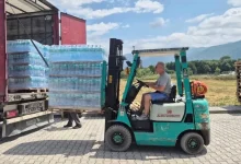 Photo of Ministria e Vetëqeverisjes Lokale dhuroi 50.000 litra ujë të pijshëm për qytetarët e Gostivarit
