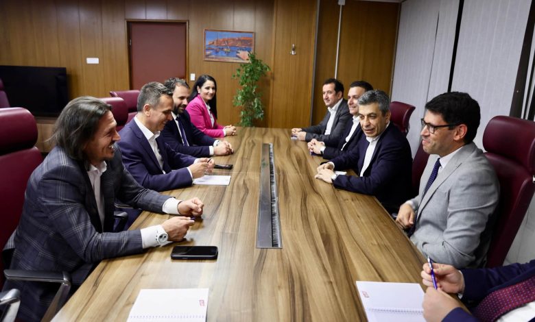 VLEN konfirmon emrat e ministrave të rinj  Shasivari  Ferati e Sulejmani do drejtojnë me tre ministritë e reja