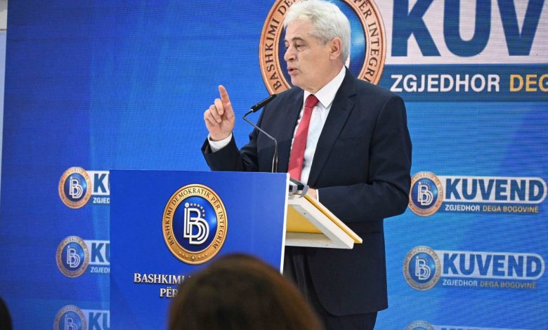 Ahmeti  Ne thyem parullën  Shqiptarët fitojnë luftën por të paftë në politikë   fituam edhe luftën edhe politikën 