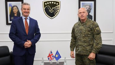 Photo of Jashari pret ambasadorin britanik, diskutohet për sigurinë dhe forcimin e bashkëpunimit me FSK-në