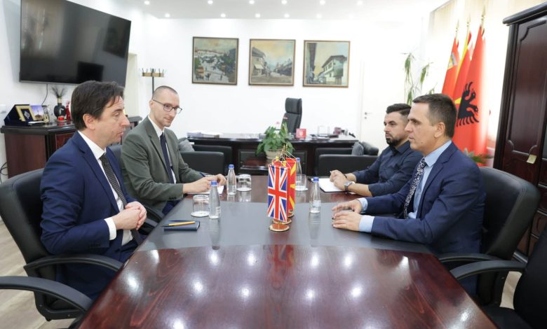 Kasami pret në takim ambasadorin britanik Matthew Lawson  Rruga drejt BE së  e vetmja garanci për paqe dhe stabilitet në rajon