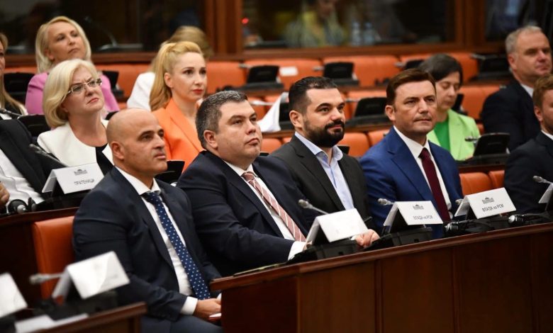 Lloga  Tre vjet më parë  shumica parlamentare tregoi përgjegjësi politike ndaj detyrimeve që buronin nga Propozimi Francez