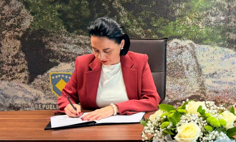 Në Kosovë  kush organizon festivale  do t i mbledh dhe mbeturinat 