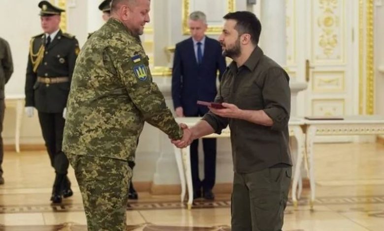 Ish komandanti ukrainas pritet të sfidojë Zelenskyn në zgjedhjet e ardhshme presidenciale