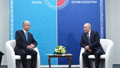 Photo of Presidenti i Kazakistanit ia thotë në sy Putinit: Ndalini luftimet në Ukrainë