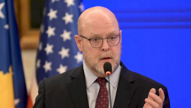 Photo of Hovenier: Kosova rrezikon ta humbasë besimin e Uashingtonit nëse nuk vepron