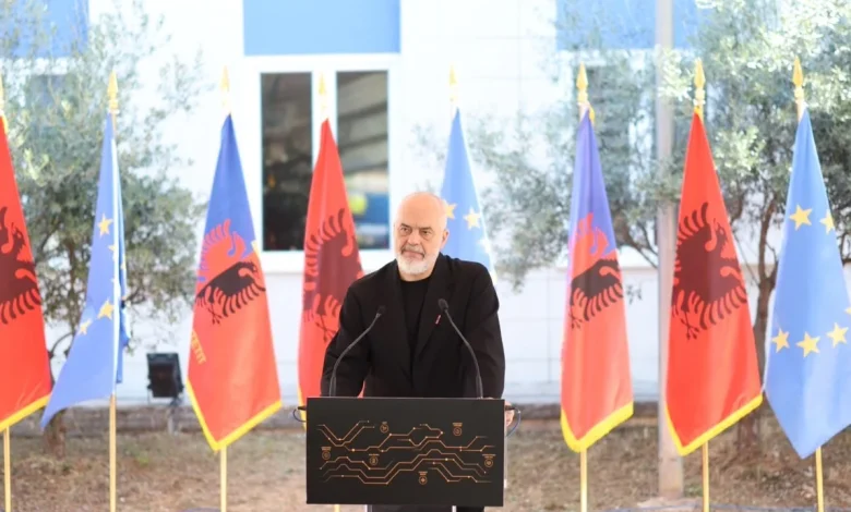 Smart City  Rama  Historia e makinave që kryejnë krime dhe më pas gjenden të djegura nuk do ndodhë më  Nëse një thikë del nga xhepi 
