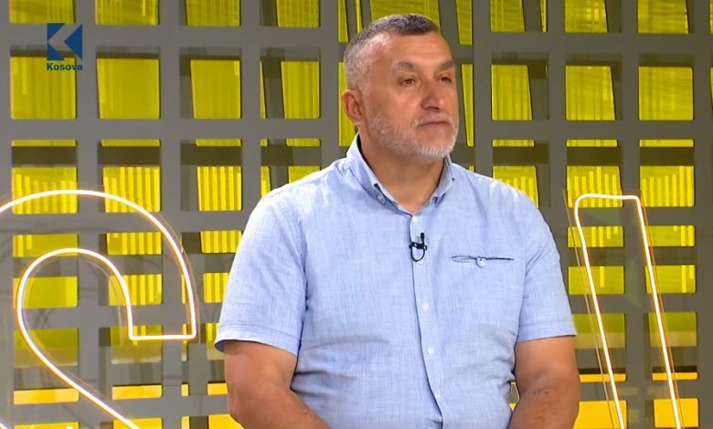 Vuçiq kërcënon Kosovën  Elezi  Alarm i drejtpërdrejt për sigurinë  VIDEO 