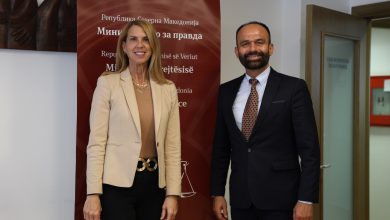 Photo of Shasivari: Vazhdojmë partneritetin e fuqishëm me SHBA-në për sundimin e ligjit dhe luftën kundër korrupsionit