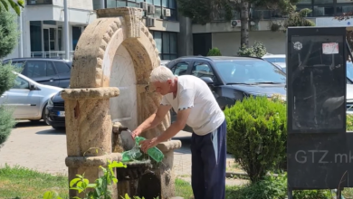 Photo of Ujë i blerë ose nga mali! Si po gjinden qytetarët e Gostivarit me mungesën e ujit?