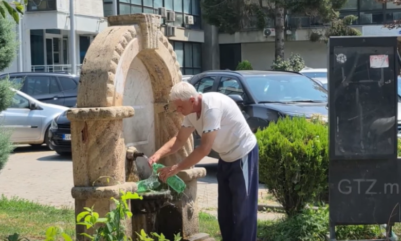 Ujë i blerë ose nga mali  Si po gjinden qytetarët e Gostivarit me mungesën e ujit 
