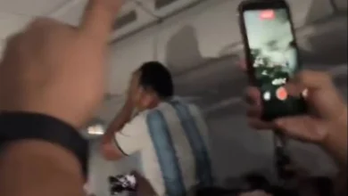 Photo of Shakaja gjeniale e pilotit spanjoll, në mijëra metra lartësi i jep lajmin ekuipazhit argjentinas se ishin shpallur kampion bote…