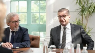 Photo of Mickoski falënderon ish-ministrat: Me Fatmir Limanin kemi punuar, punojmë dhe do të punojmë