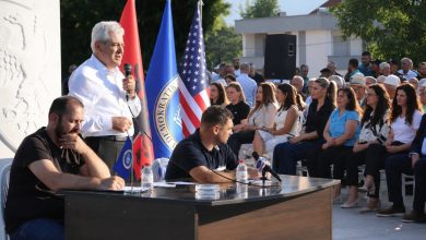 Photo of Ali Ahmeti bashkëbisedim me banorët e Granës