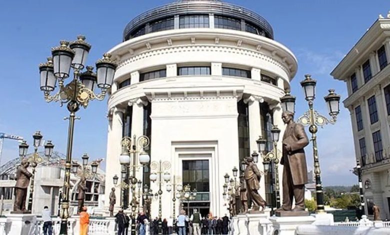 Prokuroria e Shkupit propozon paraburgim për djalin që vrau të atin