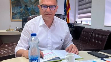 Photo of Zv.ministri Shabani me ujë ‘Rugova’ në tavolinë: Prioritet mbetet kujdesi për ushtrinë