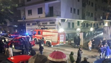 Photo of Tërmet me magnitudë 4.7 trondit Napolin në mbrëmje, banorët dalin në rrugë dhe pezullohet transporti