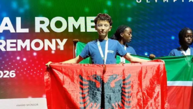 Photo of Jon Abdullahi nga Sllatina kurorëzohet me tre medalje në Olimpiadën Botërore të STEM-it