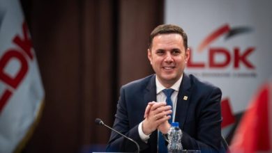 Photo of Abdixhiku tregon forcën e tij partiake, i mbijeton iniciativës së dytë për shkarkim në LDK