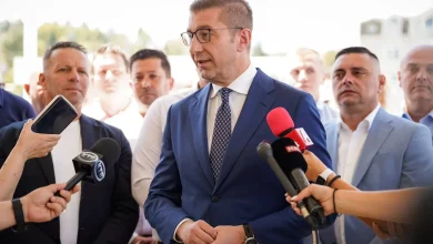 Photo of Mickoski: Qeveria do t’i dëmshpërblejë qytetarët që pësuan dëme nga moti i lig në Shkup