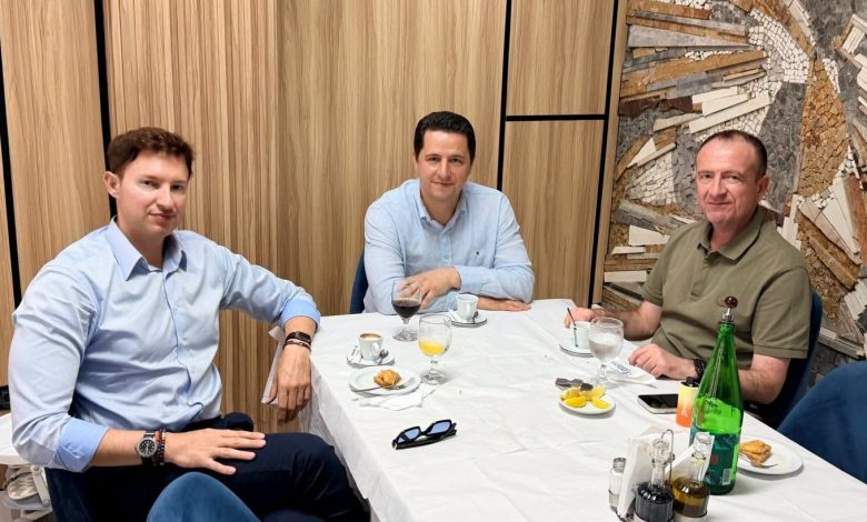 Ambasadori Meidani në dreke pune me Arben Taravarin dhe Valbon Limanin