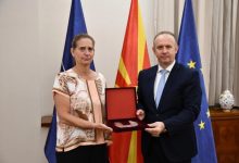 Photo of Takim lamtumirës mes Gashit dhe ambasadores greke