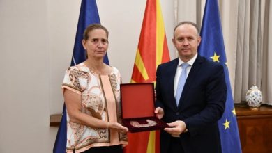 Photo of Takim lamtumirës mes Gashit dhe ambasadores greke