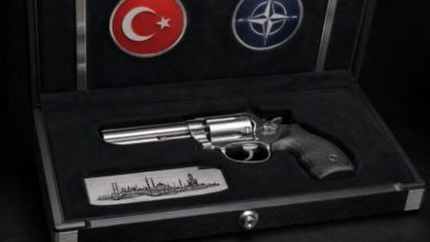 Photo of Pse Erdogan u dhuroi nga një pistoletë liderëve të NATO-s?